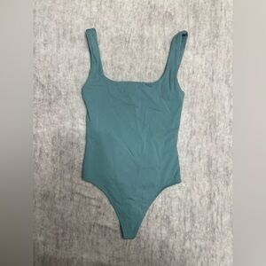 Aritzia Babaton Contour Open Back Bodysuit
